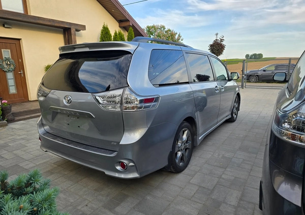 Toyota Sienna cena 90000 przebieg: 187700, rok produkcji 2016 z Zabłudów małe 106